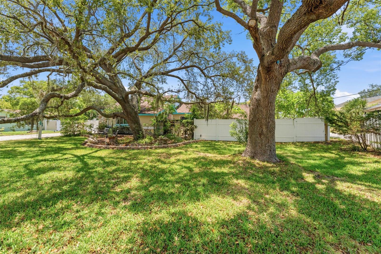 RED OAK HILLS - Residential