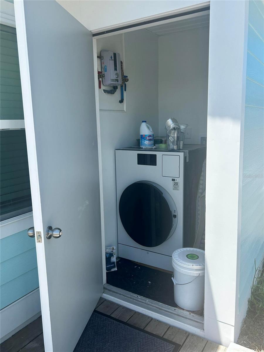 TIKI ON THE BAY - Residential