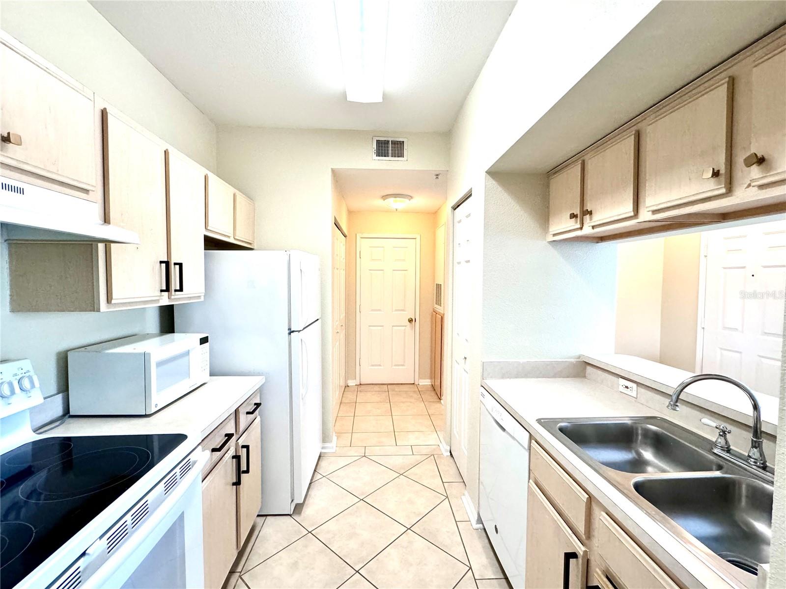 AVALON OF CLEARWATER THE CONDO - Residential Lease
