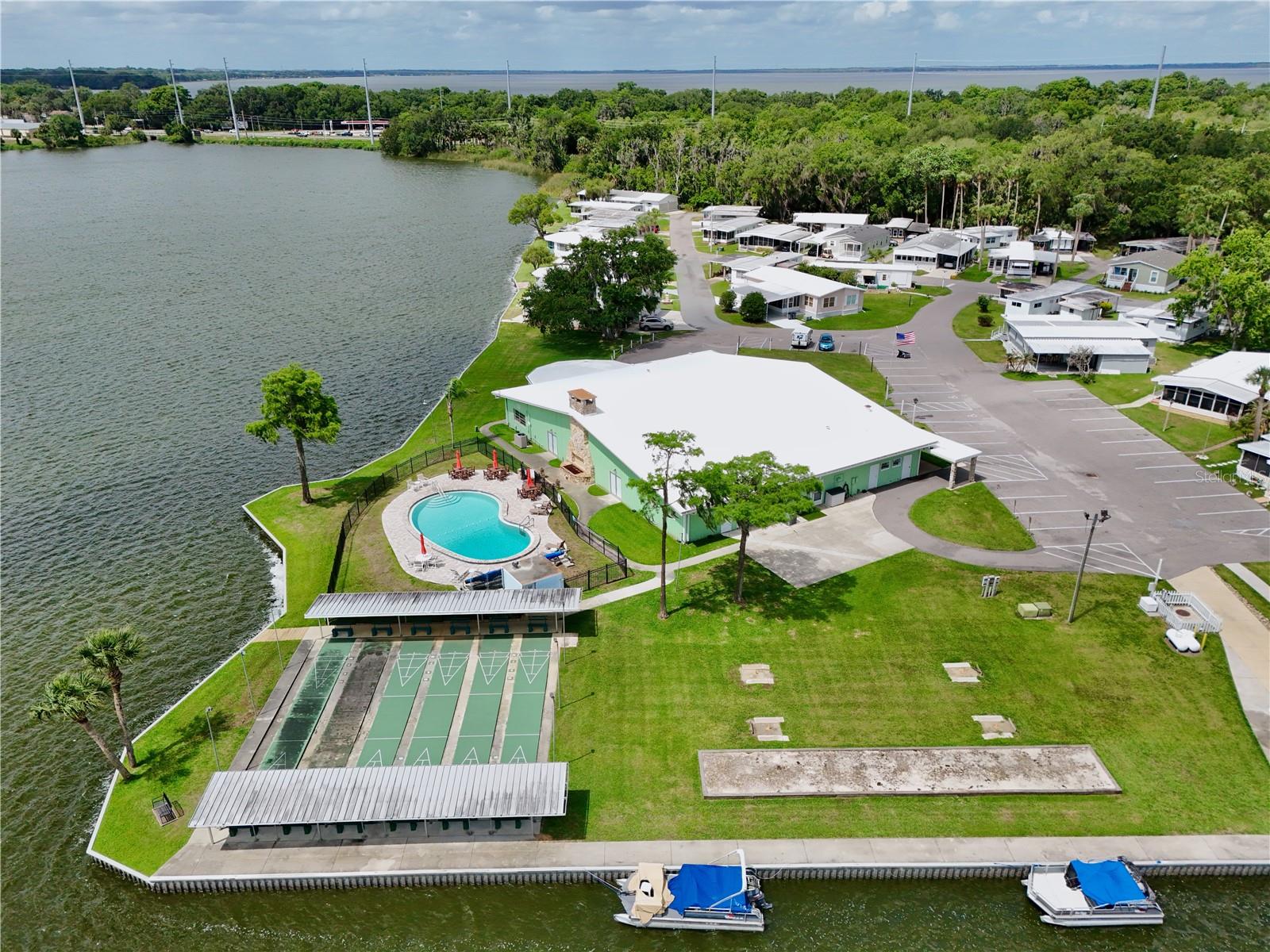 EUSTIS COUNTRY CLUB MANOR MHP UNIT 02A - Residential