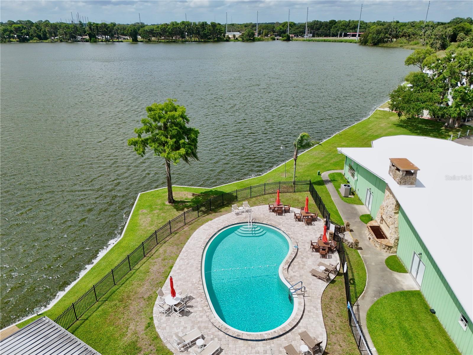 EUSTIS COUNTRY CLUB MANOR MHP UNIT 02A - Residential