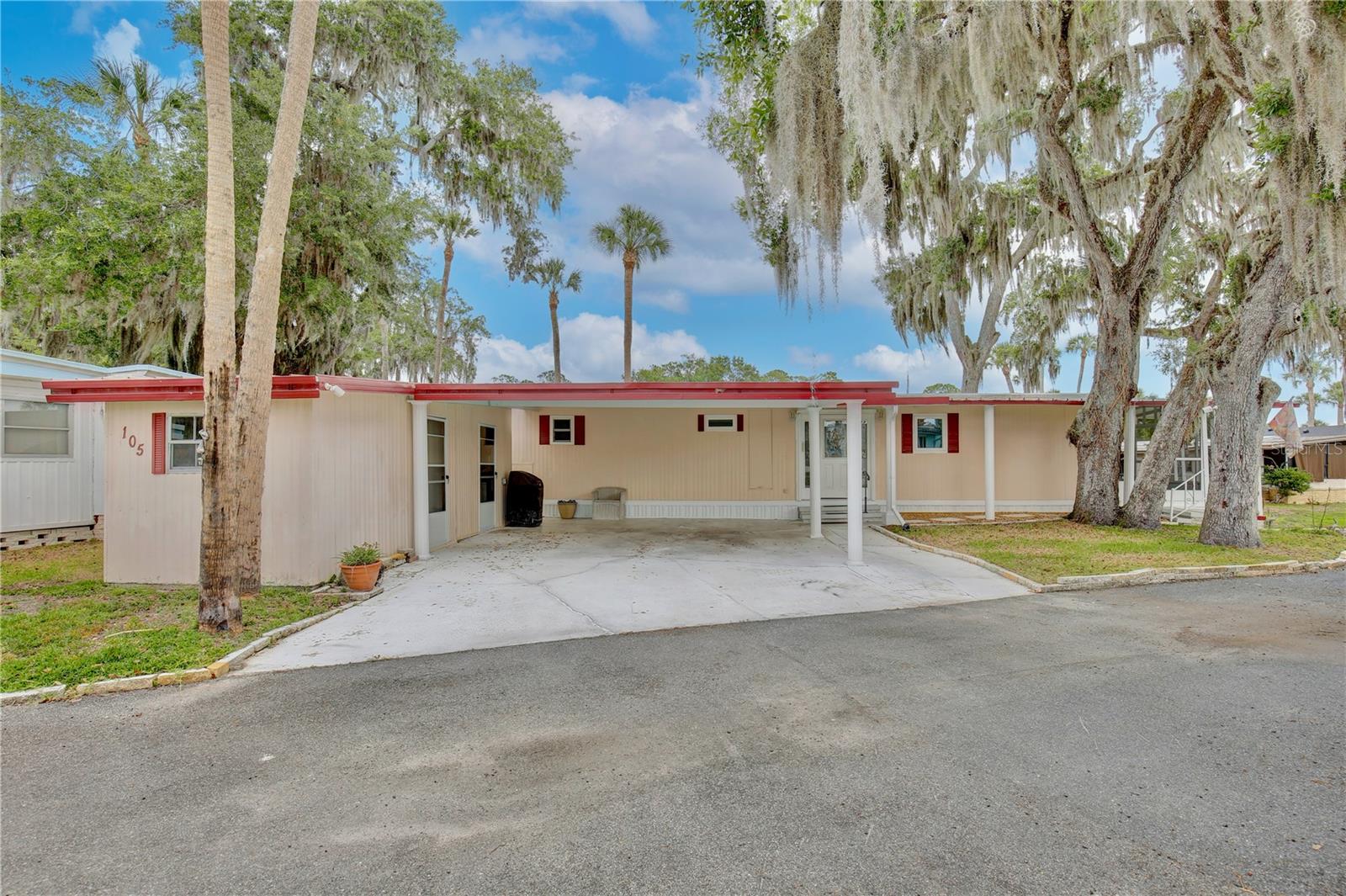 EUSTIS COUNTRY CLUB MANOR MHP UNIT 02A - Residential
