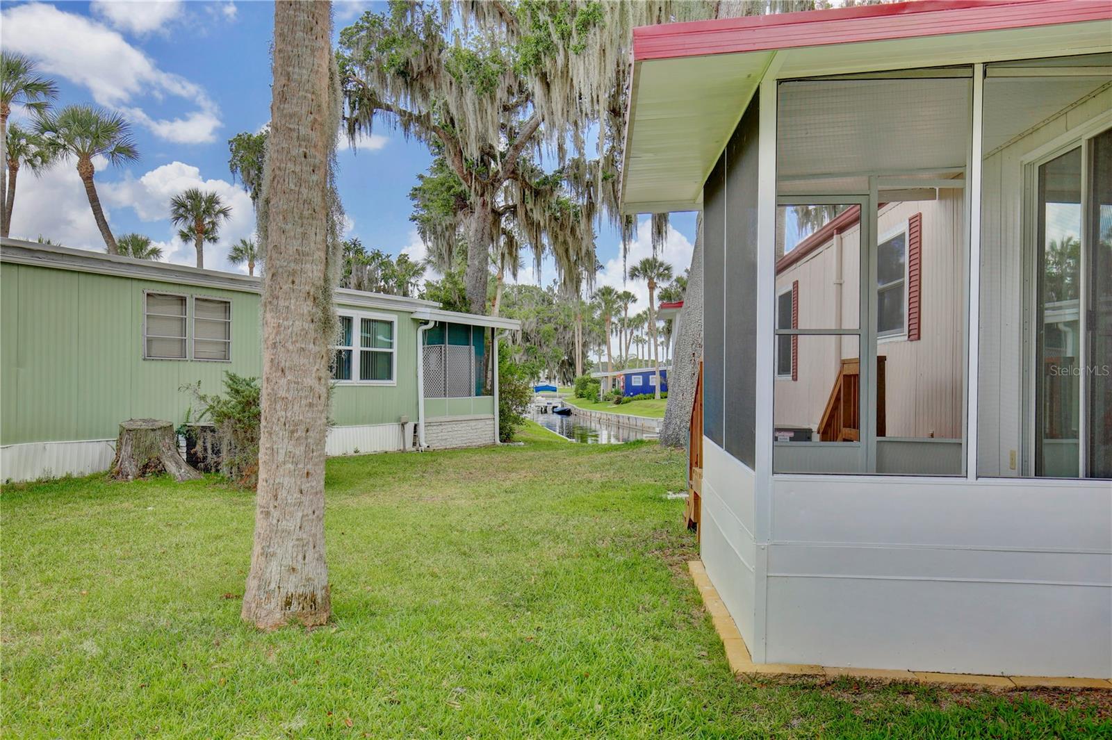 EUSTIS COUNTRY CLUB MANOR MHP UNIT 02A - Residential