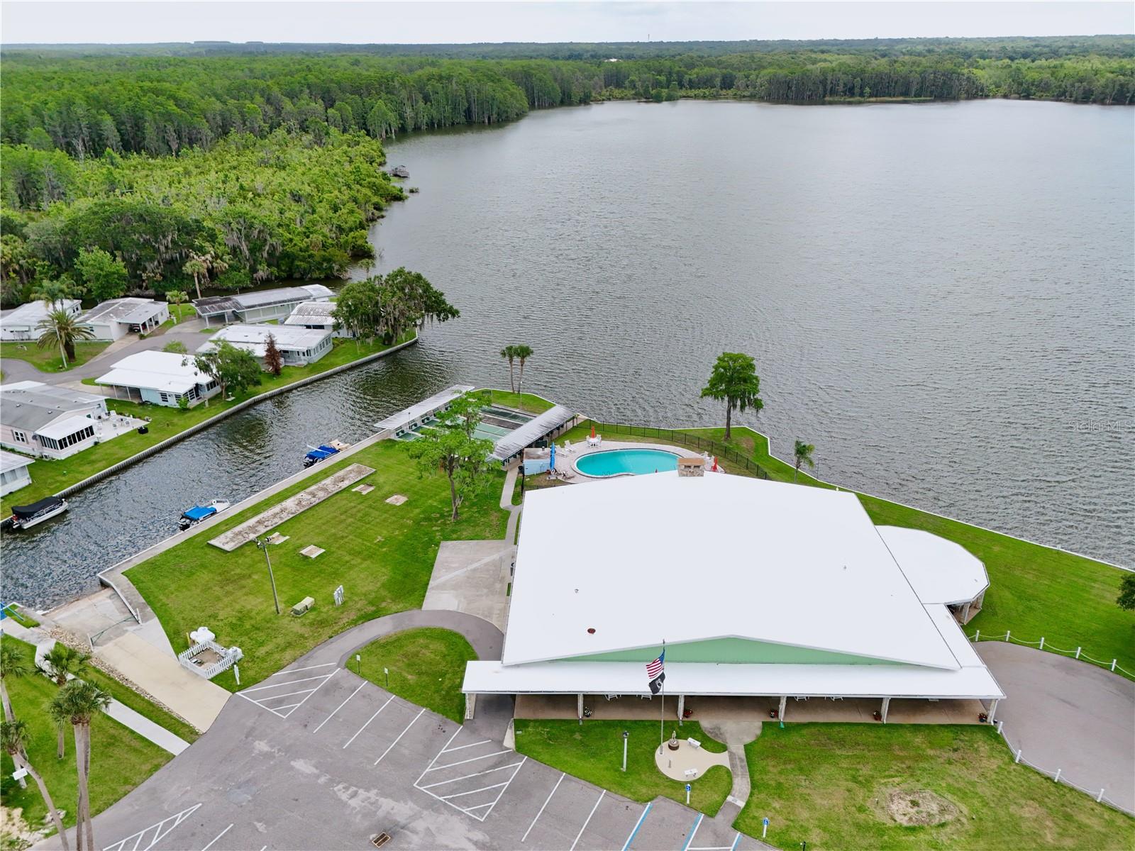 EUSTIS COUNTRY CLUB MANOR MHP UNIT 02A - Residential