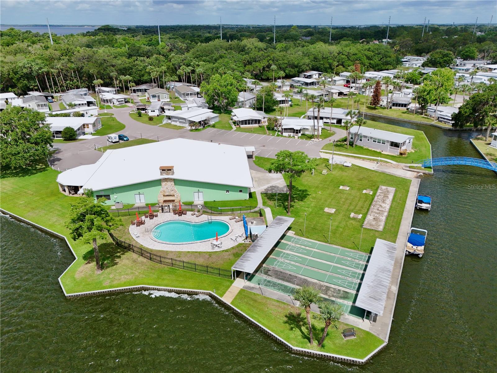 EUSTIS COUNTRY CLUB MANOR MHP UNIT 02A - Residential