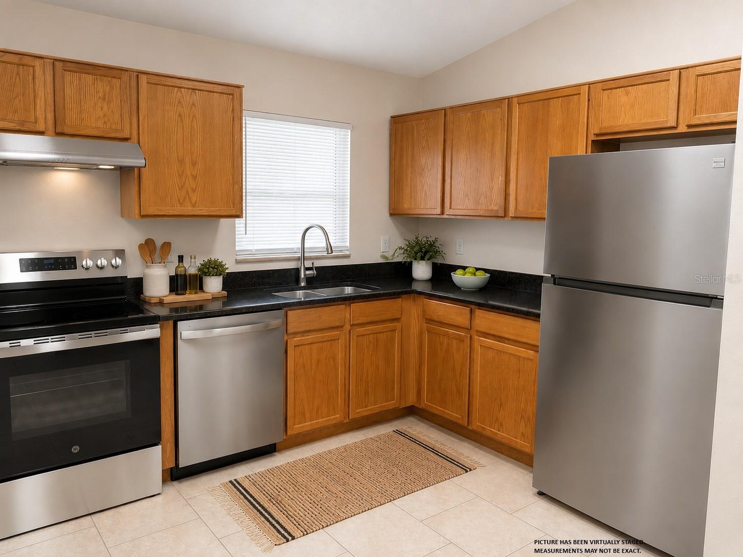 MINNEOLA EASTRIDGE PH II SUB - Residential Lease