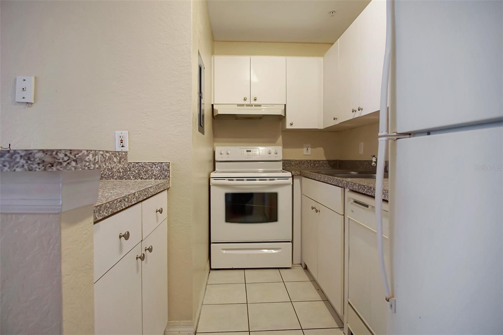 AZUR/METROWEST - Residential Lease