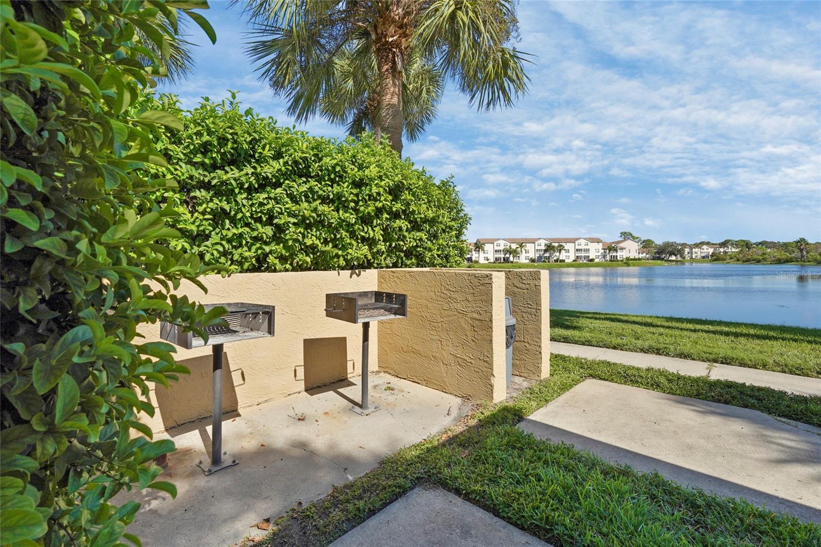 VINTAGE GRAND - Residential