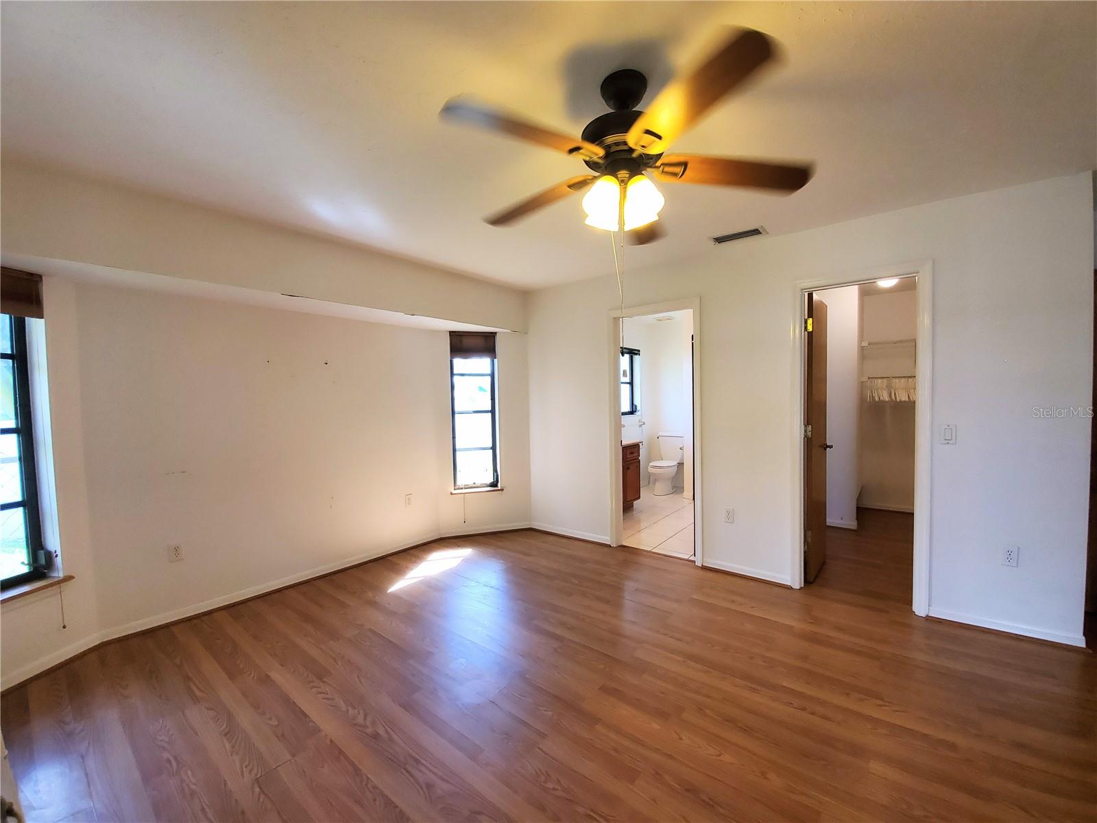 SOUTH VENICE - Residential Lease