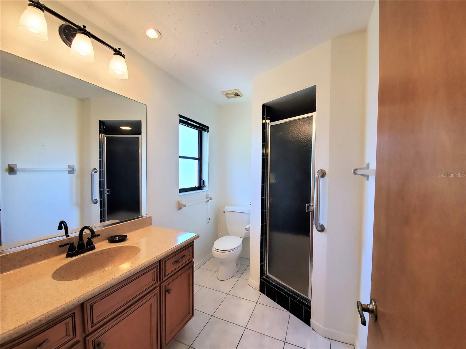 SOUTH VENICE - Residential Lease