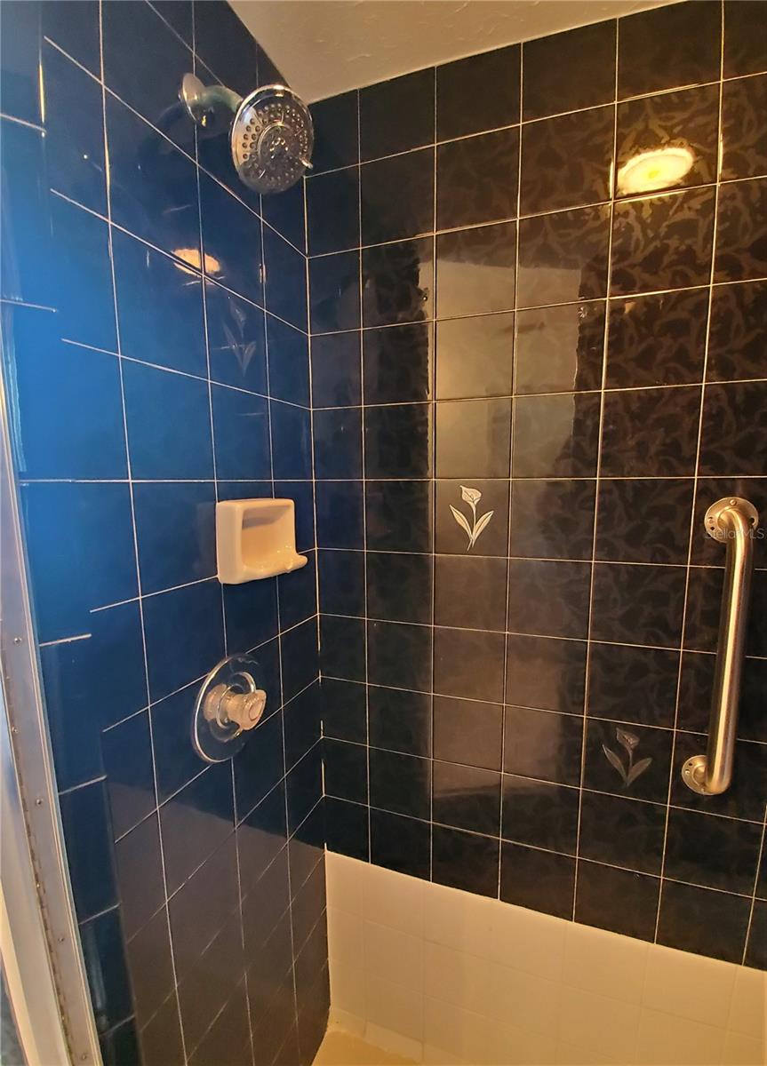 SOUTH VENICE - Residential Lease