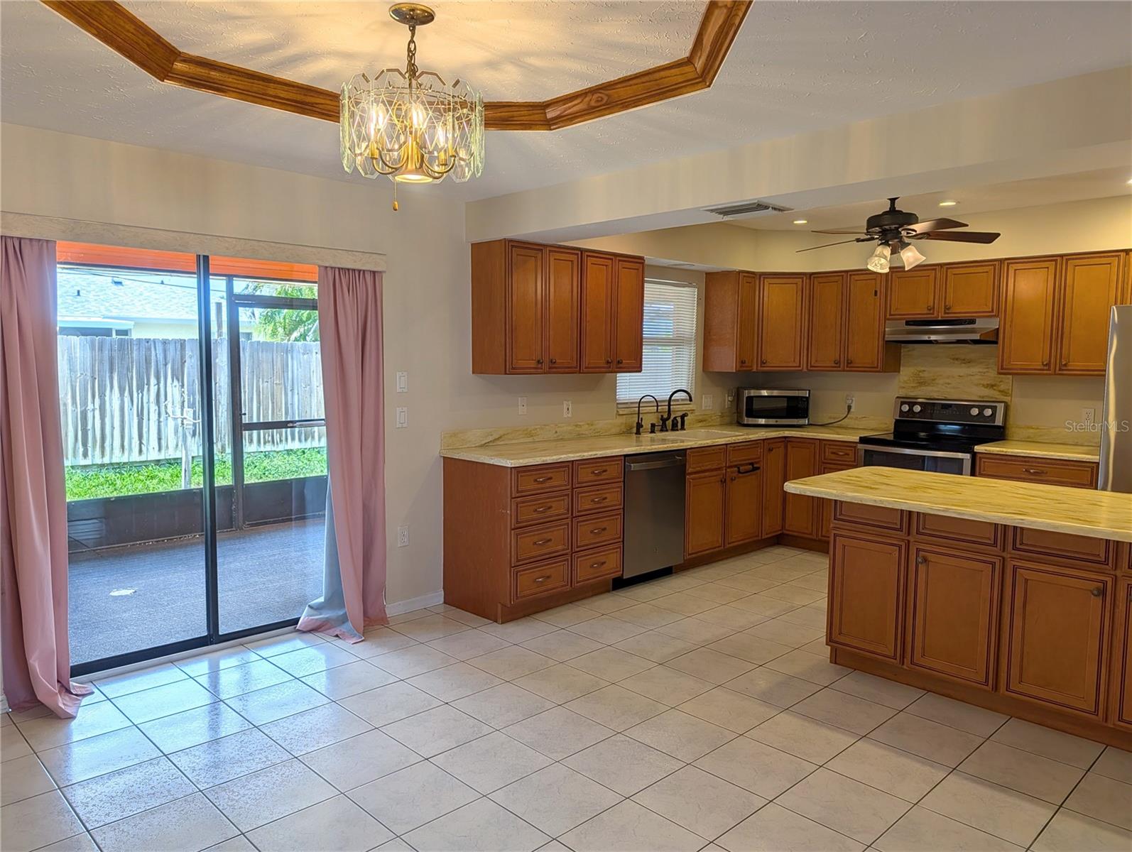 SOUTH VENICE - Residential Lease