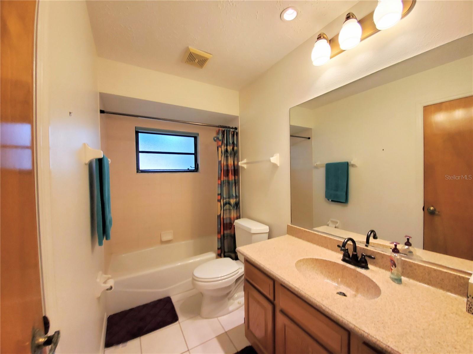 SOUTH VENICE - Residential Lease
