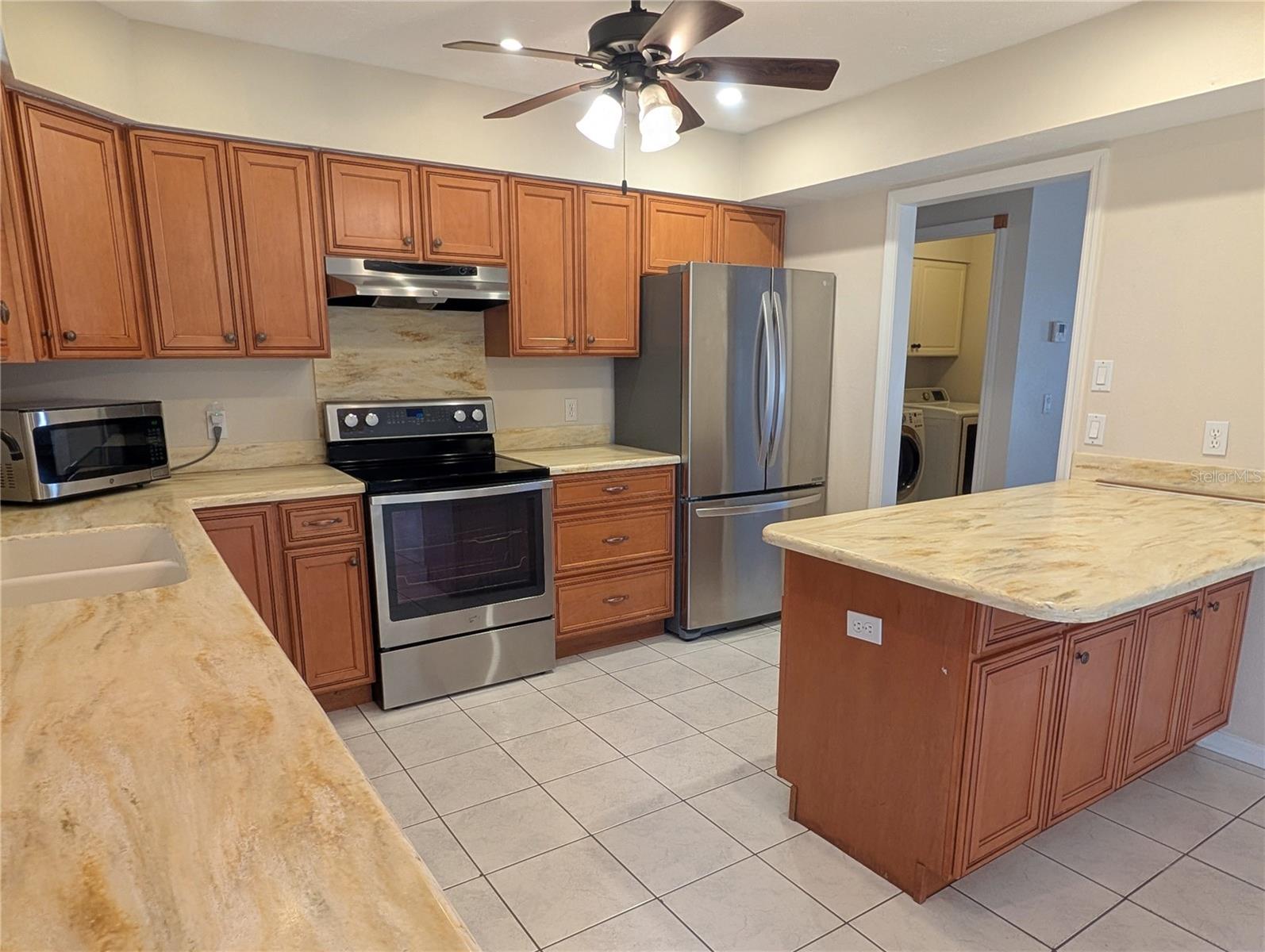 SOUTH VENICE - Residential Lease