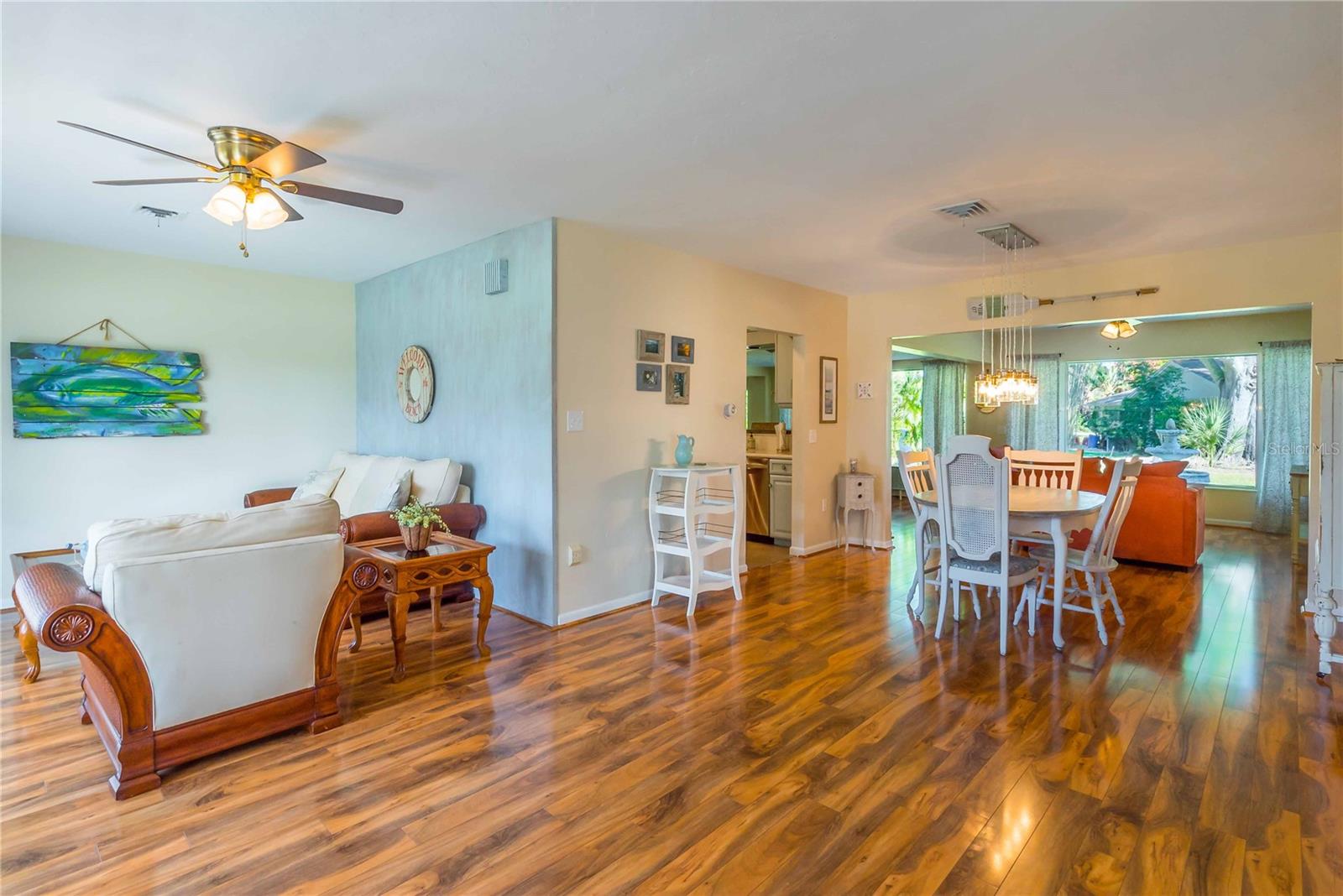 SOUTH GATE - Residential