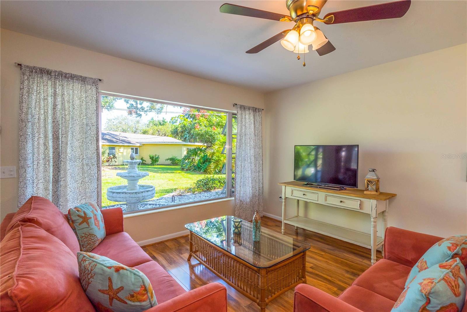 SOUTH GATE - Residential