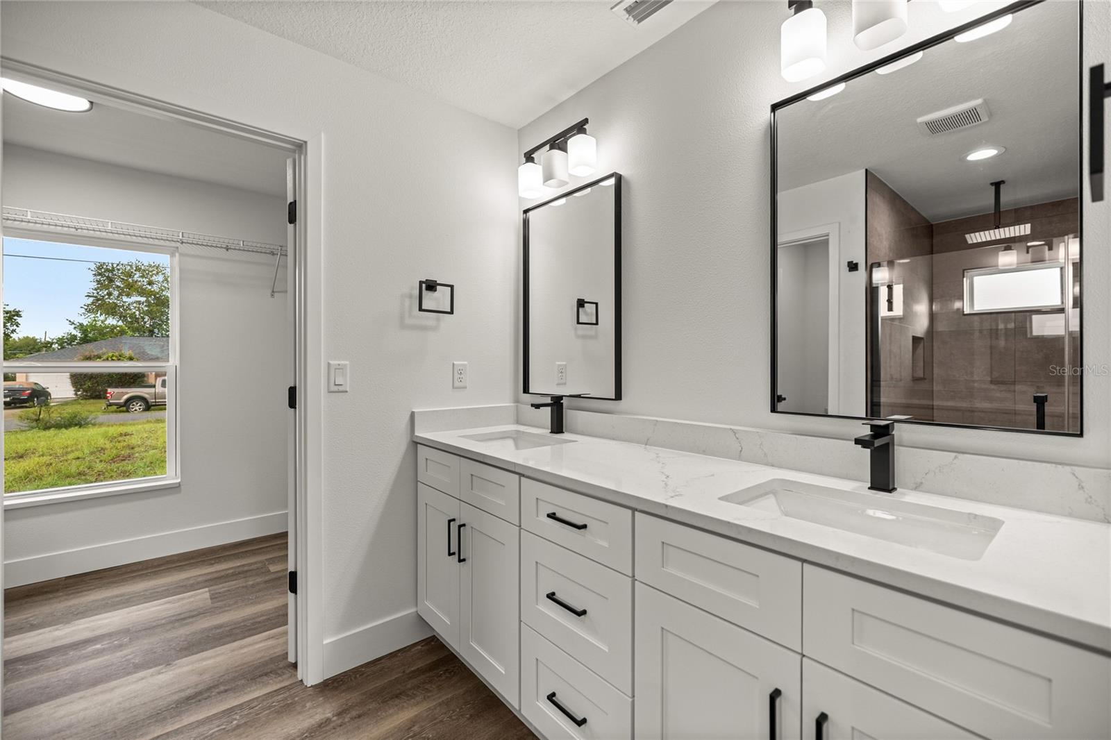 SILVER SPGS SHORES UN 17 - Residential