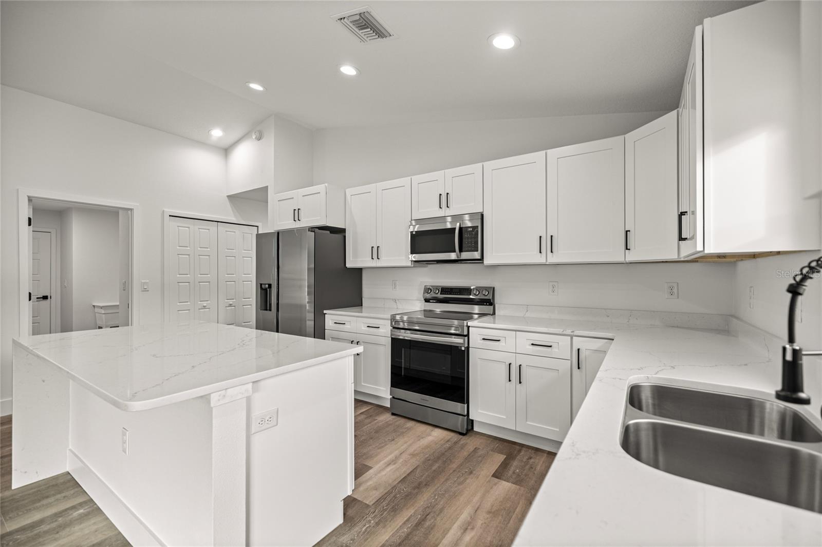 SILVER SPGS SHORES UN 17 - Residential