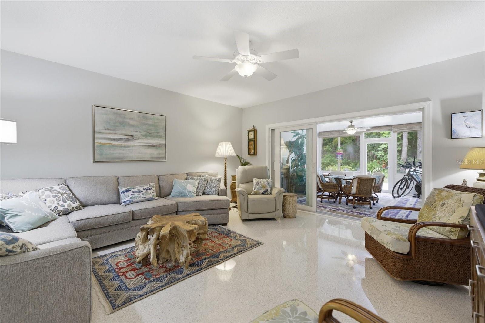 VENICE TOWN HOUSE - Residential