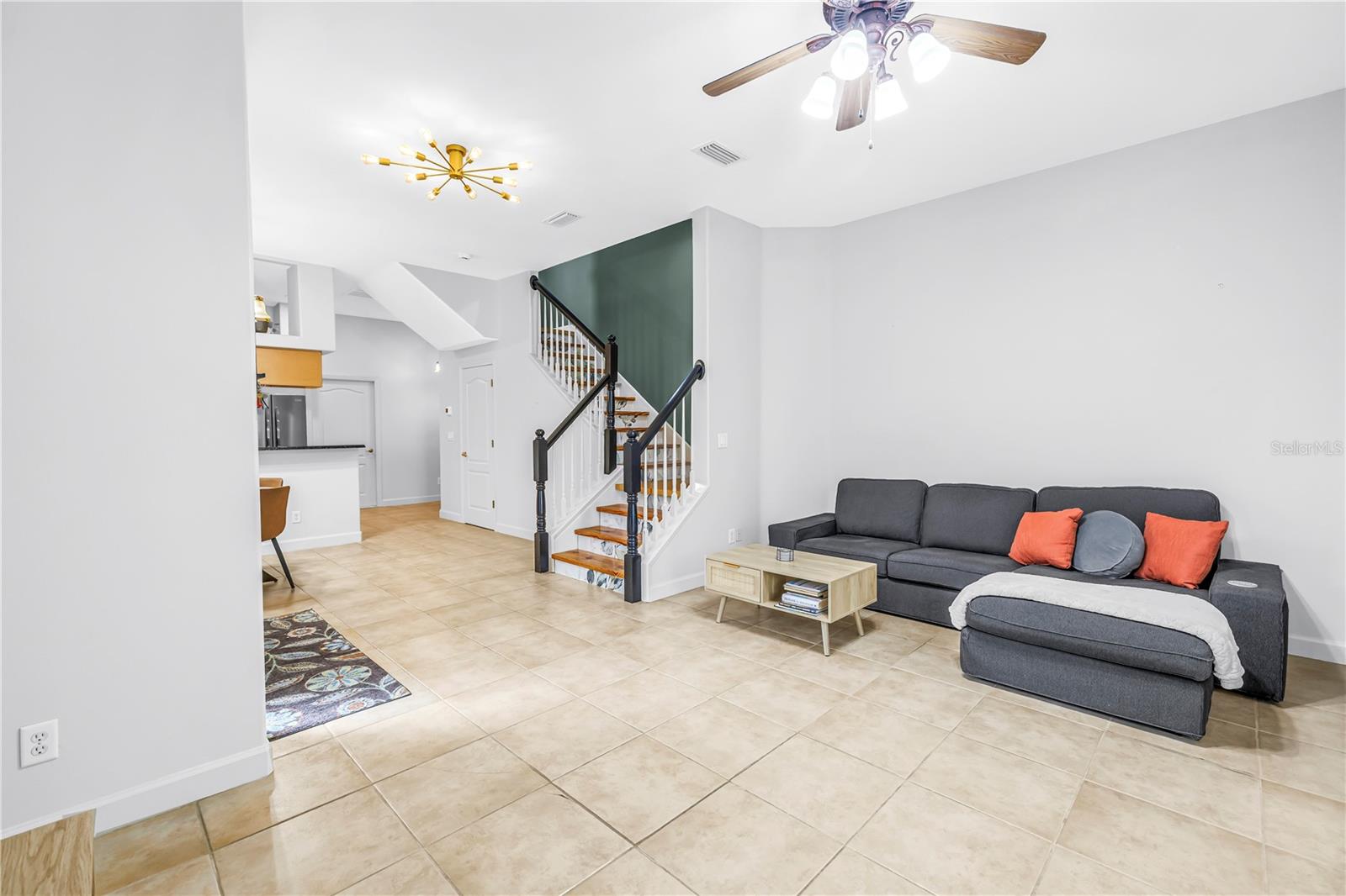 ESTANCIA PLACE TWNHMS - Residential