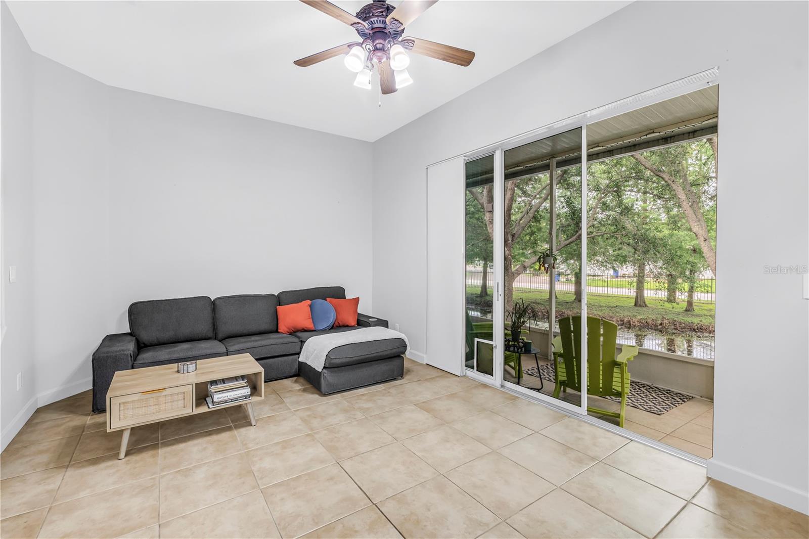 ESTANCIA PLACE TWNHMS - Residential
