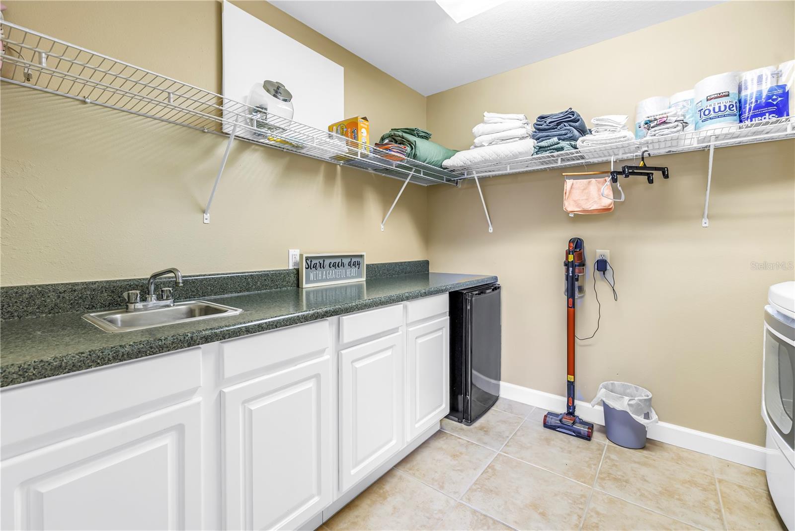 ESTANCIA PLACE TWNHMS - Residential