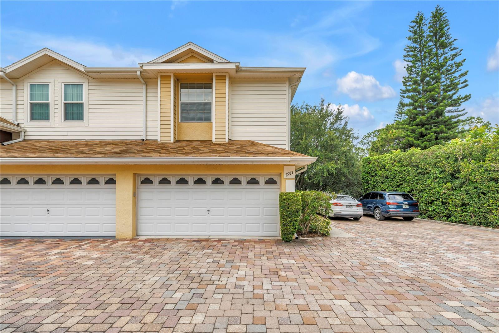 ESTANCIA PLACE TWNHMS - Residential