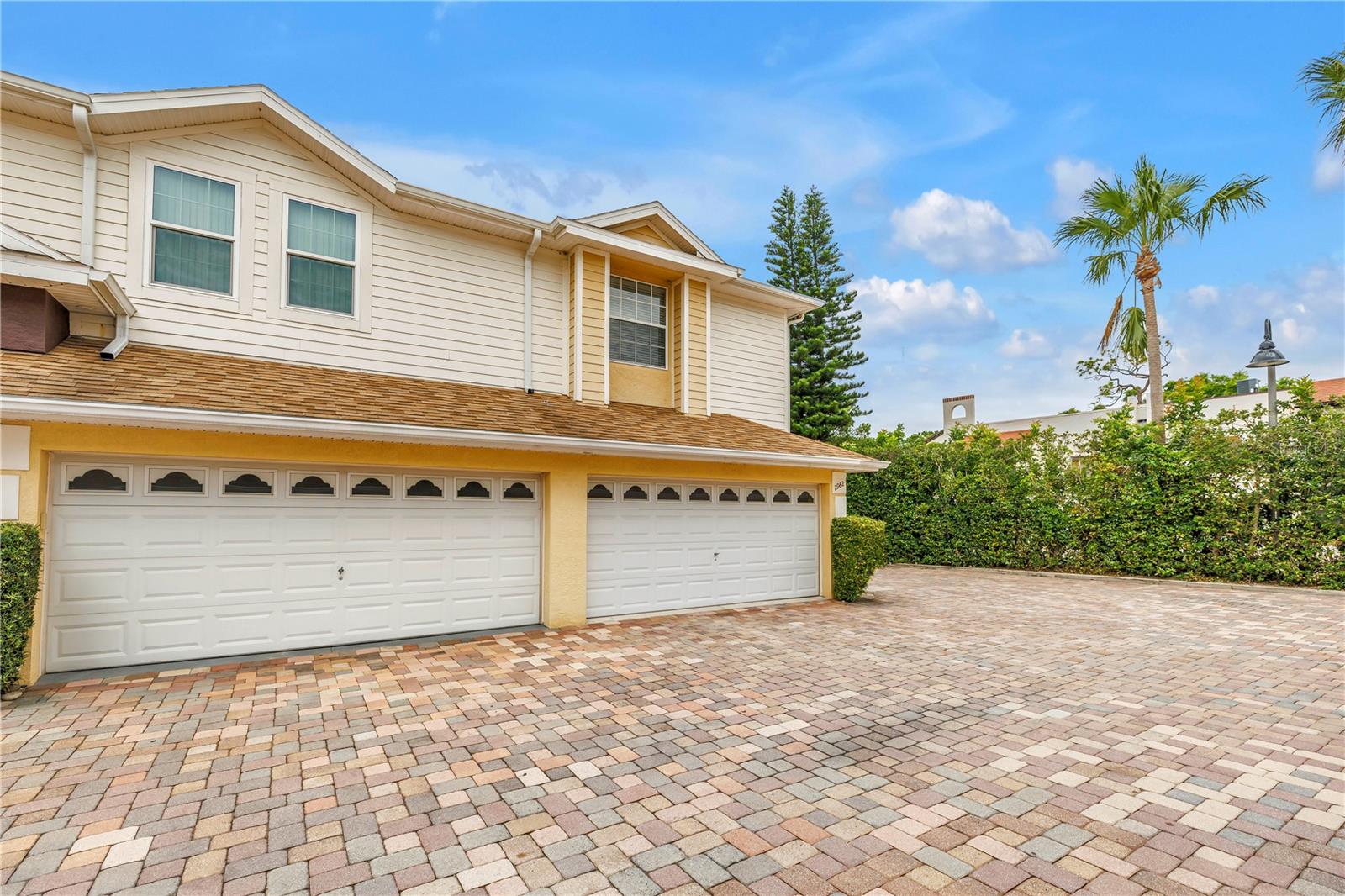 ESTANCIA PLACE TWNHMS - Residential