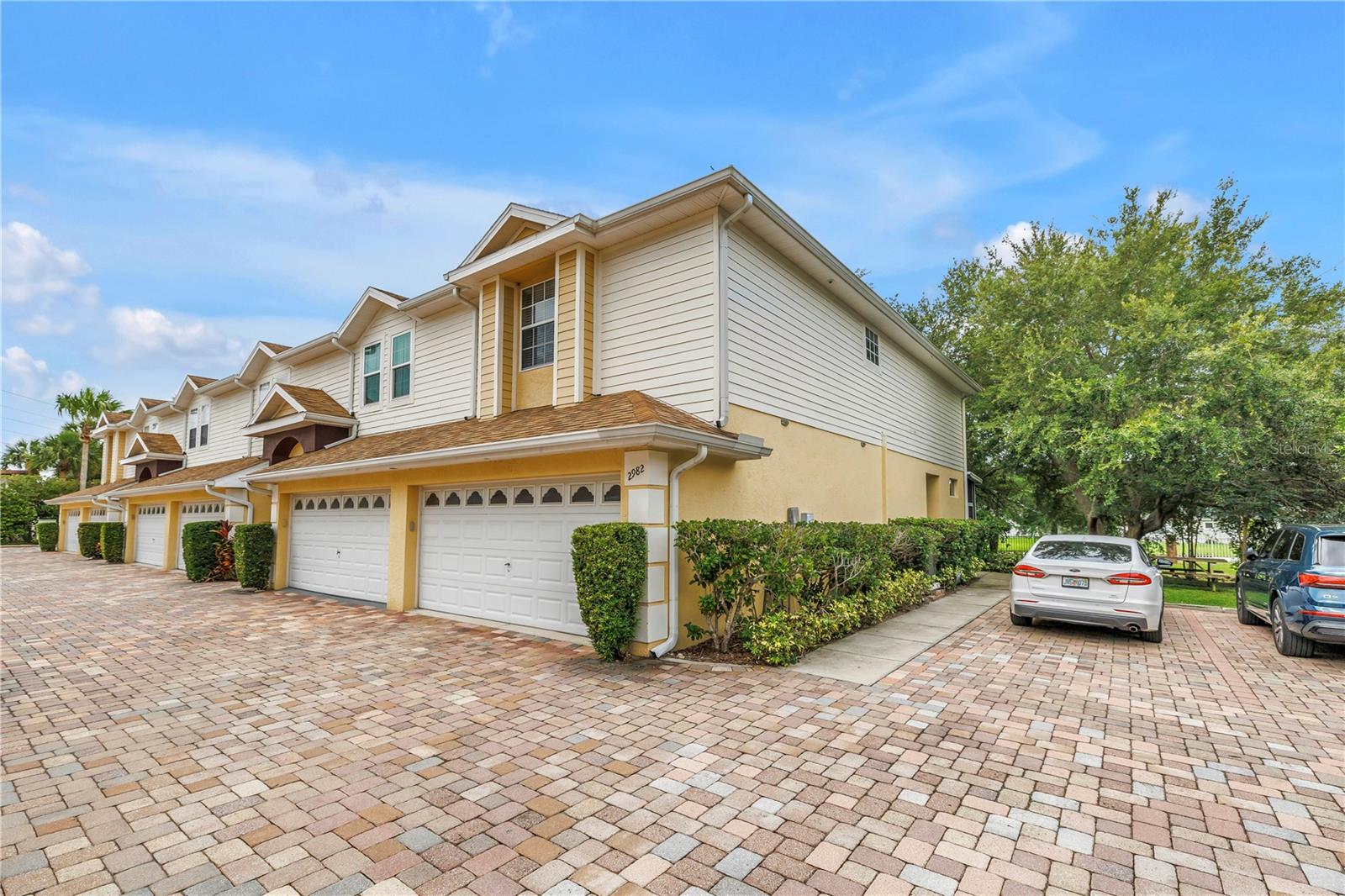 ESTANCIA PLACE TWNHMS - Residential