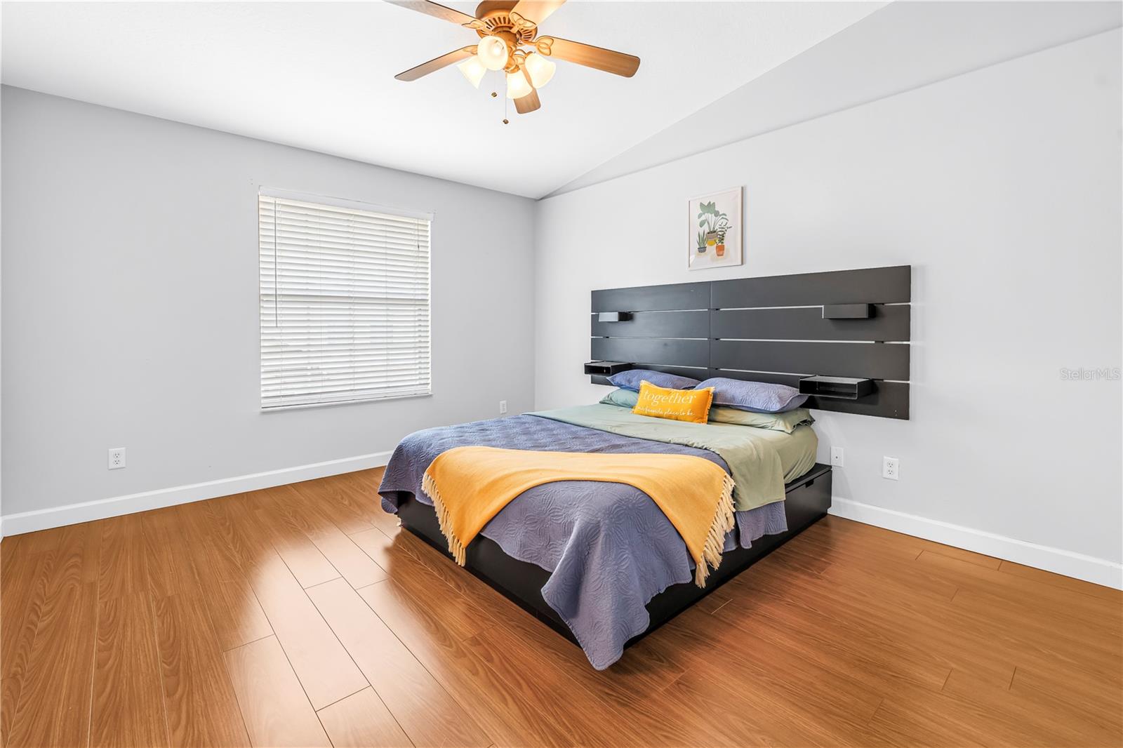 ESTANCIA PLACE TWNHMS - Residential