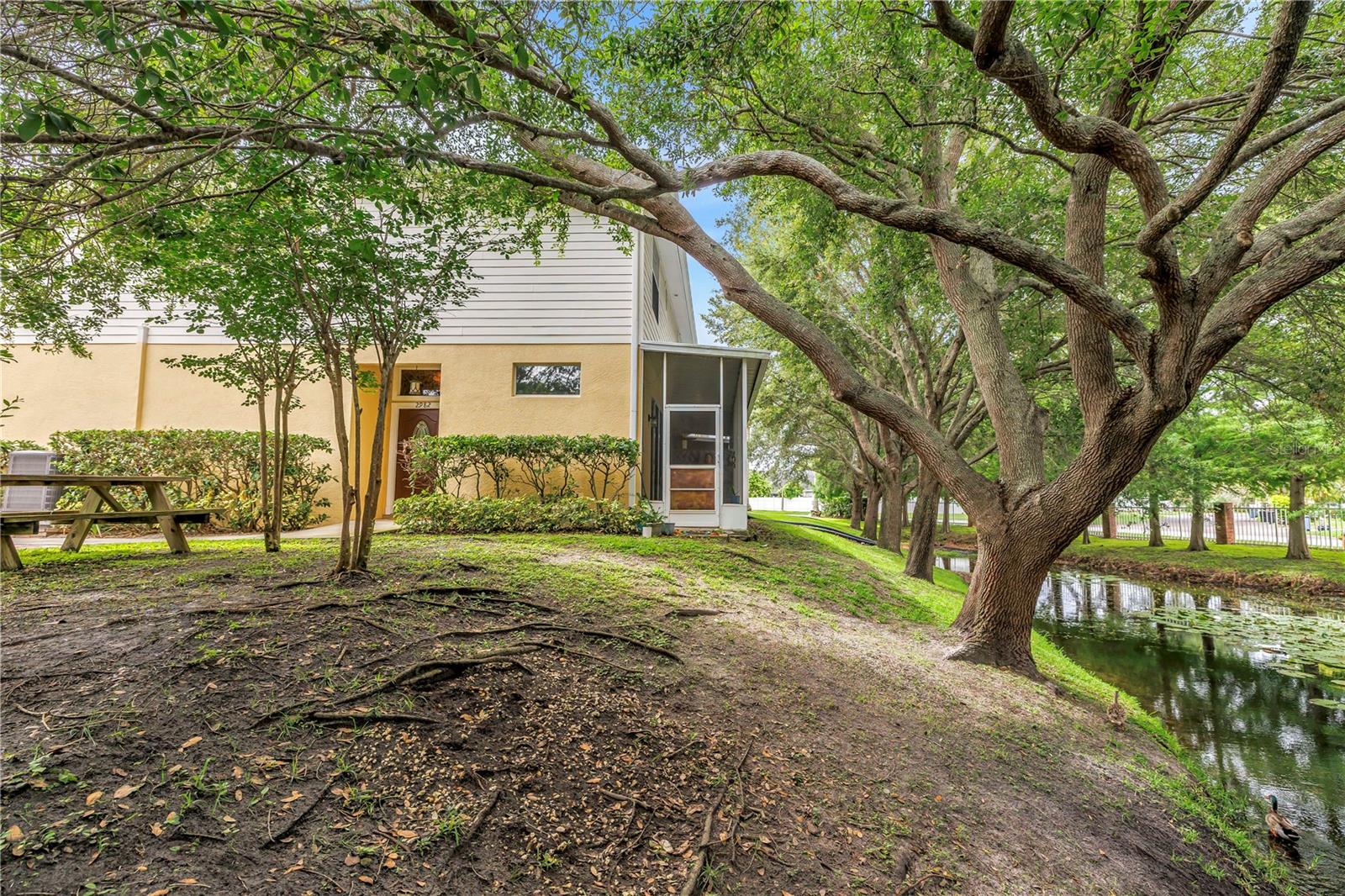 ESTANCIA PLACE TWNHMS - Residential