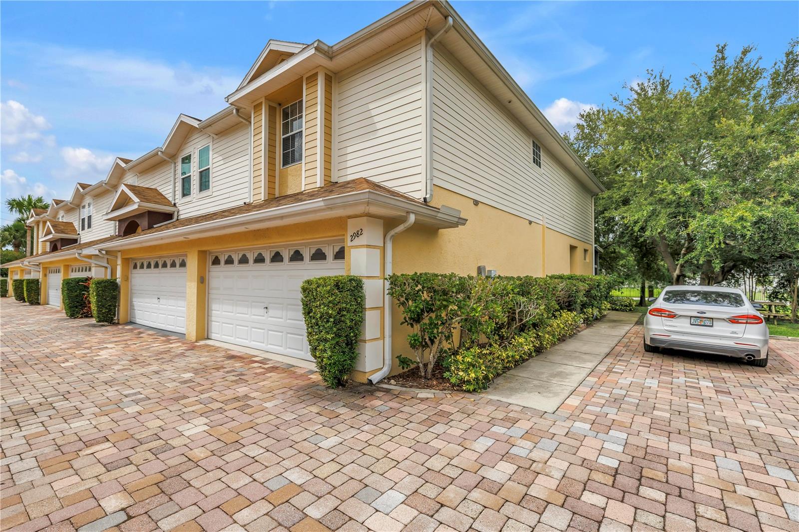 ESTANCIA PLACE TWNHMS - Residential
