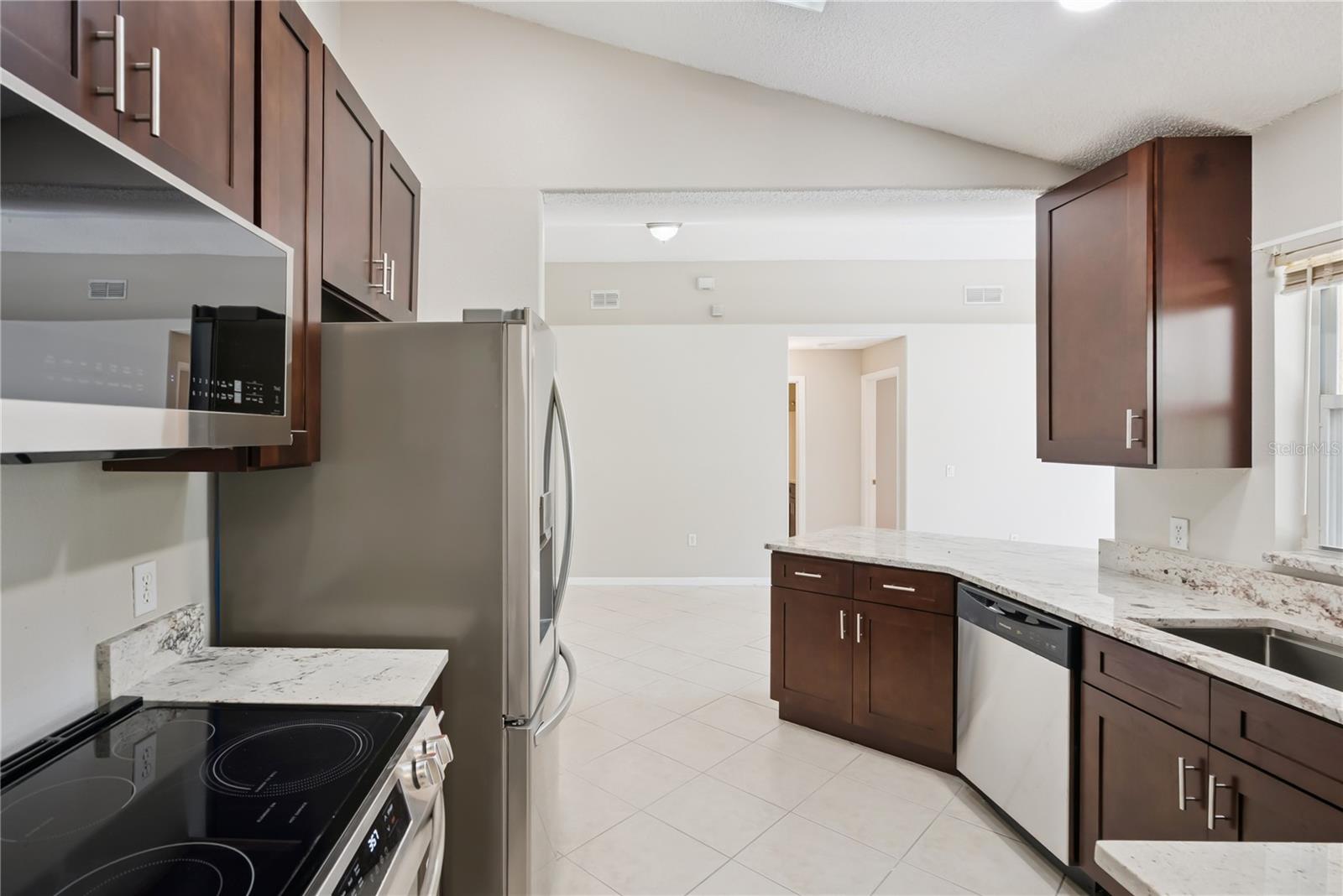 AUTUMN WOODS UNIT 01 - Residential