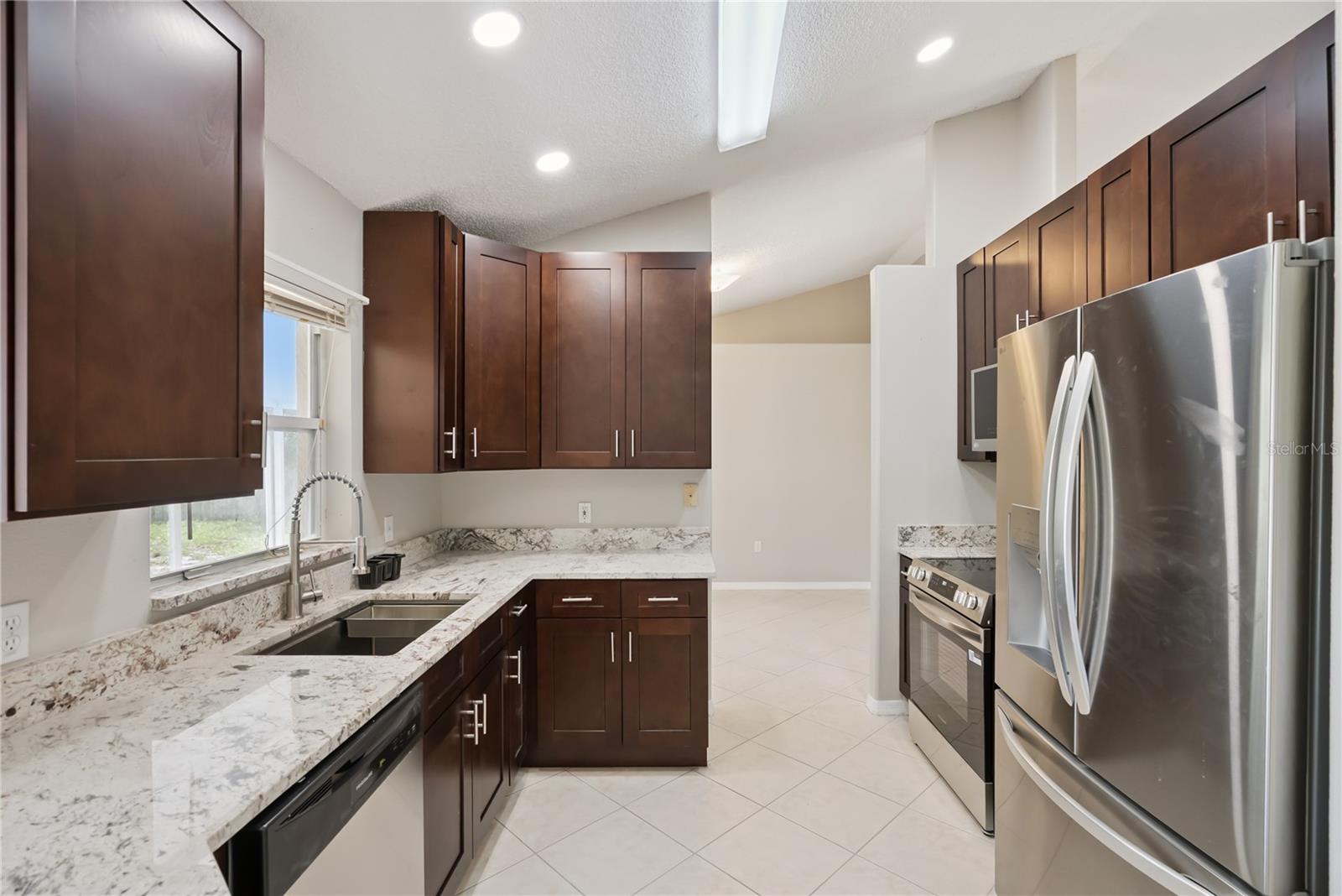 AUTUMN WOODS UNIT 01 - Residential