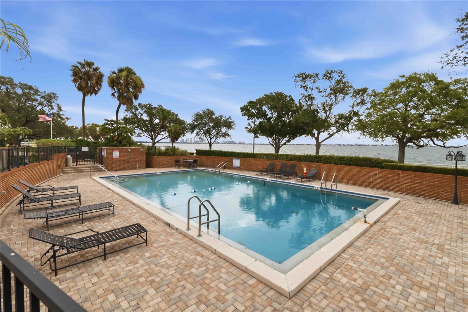 BAYSHORE TOWERS A CONDO - Residential