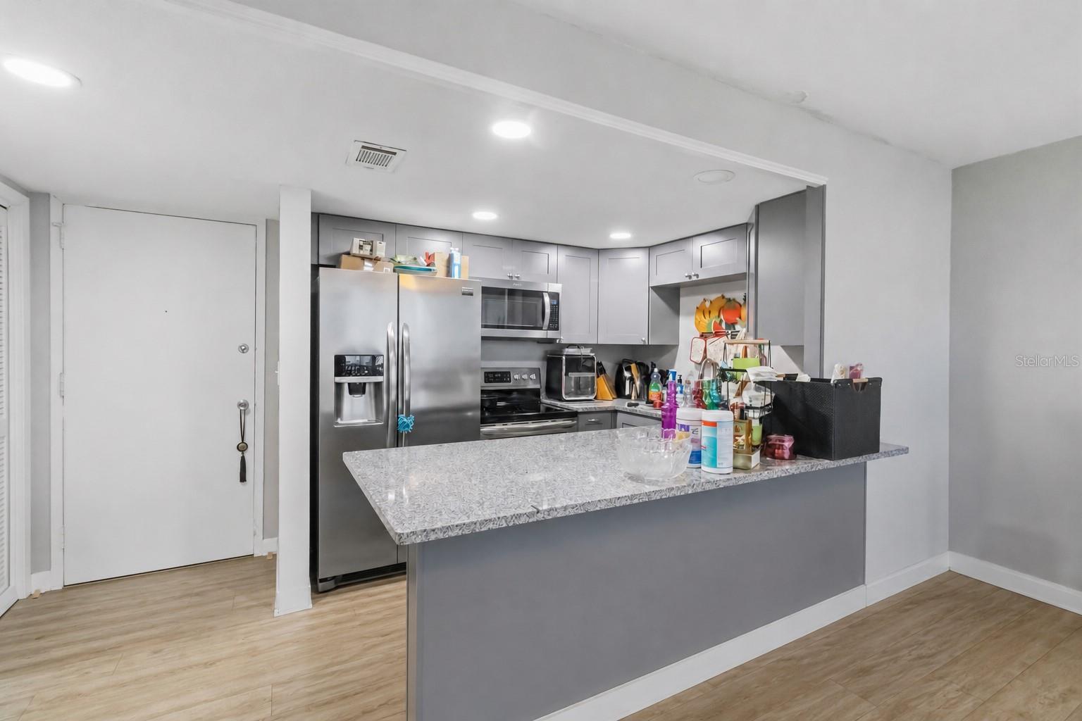 BAYSHORE TOWERS A CONDO - Residential
