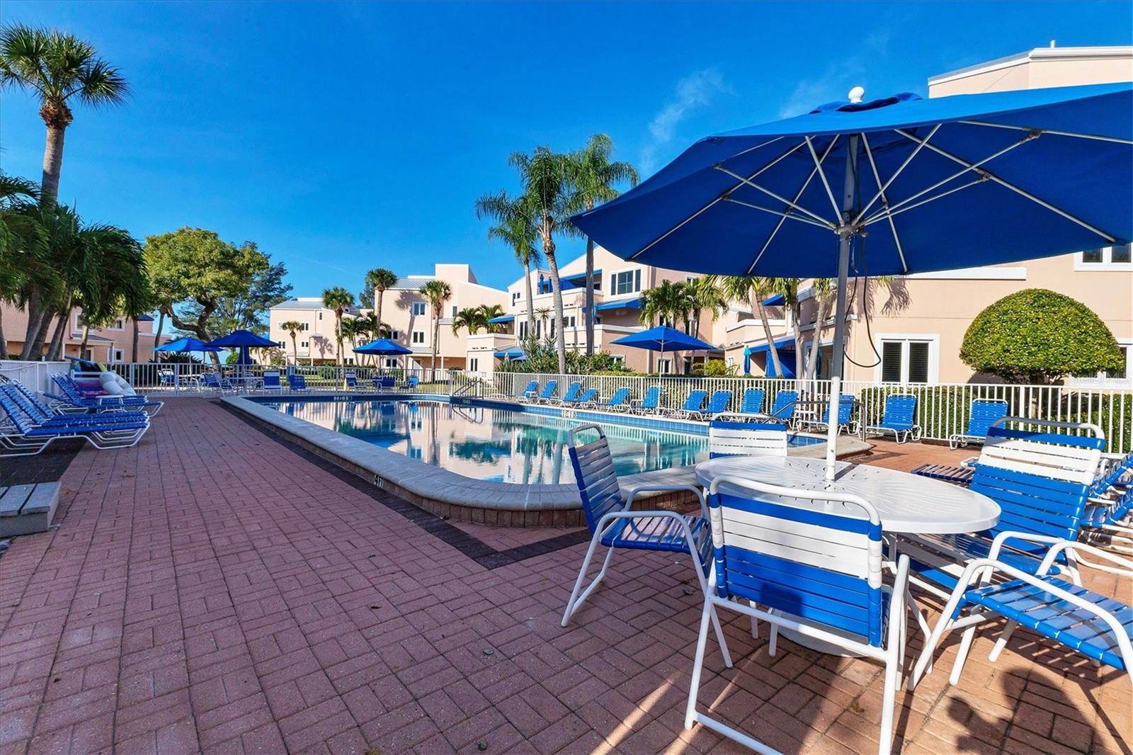 SAND CAY - Residential