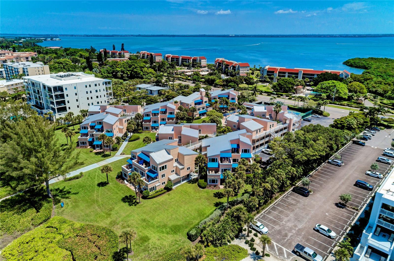 SAND CAY - Residential