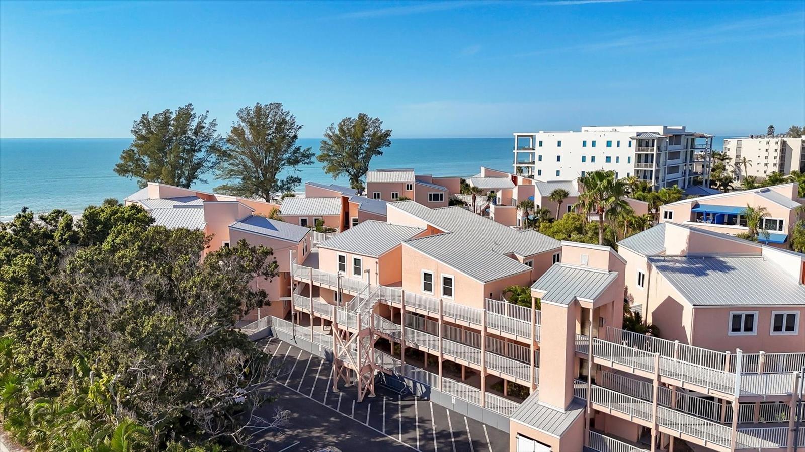 SAND CAY - Residential