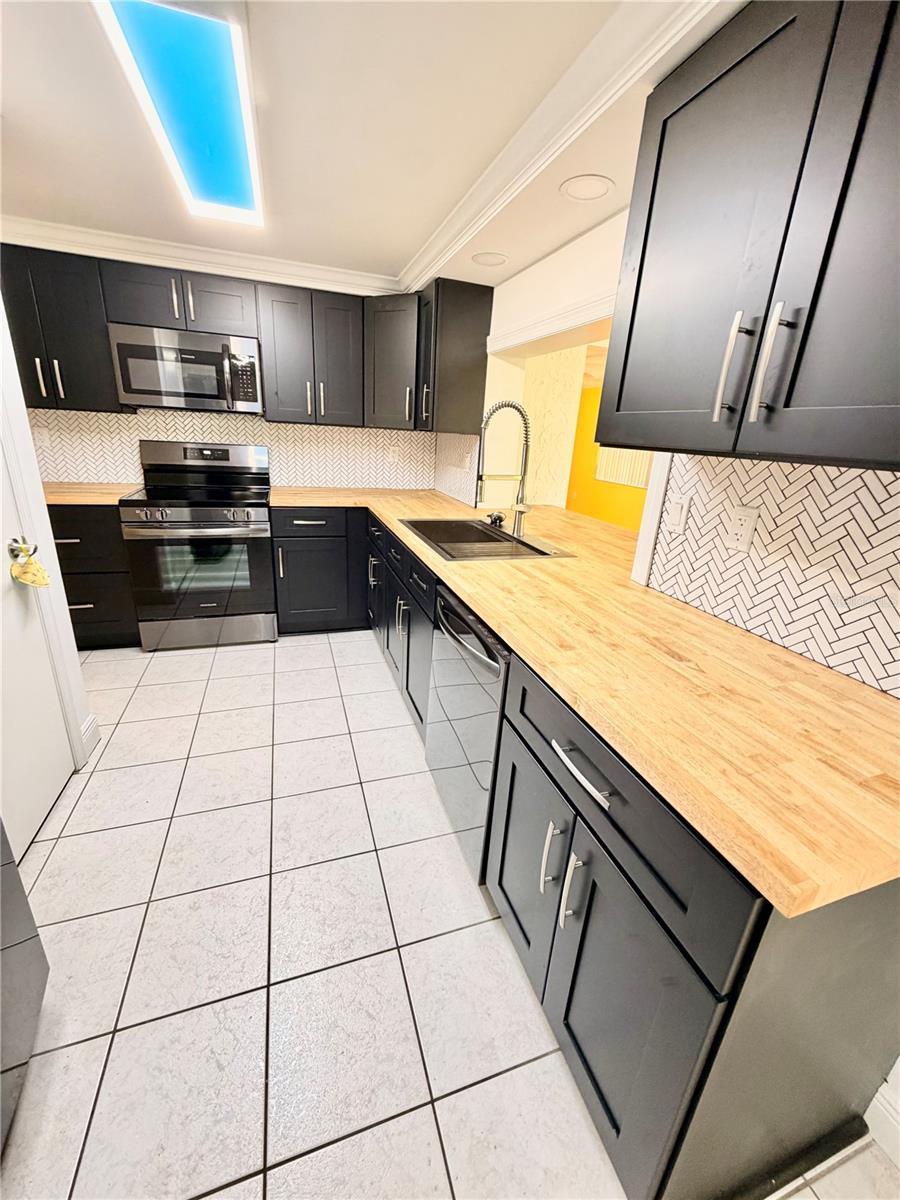 BEACON WOODS VILLAGE - Residential