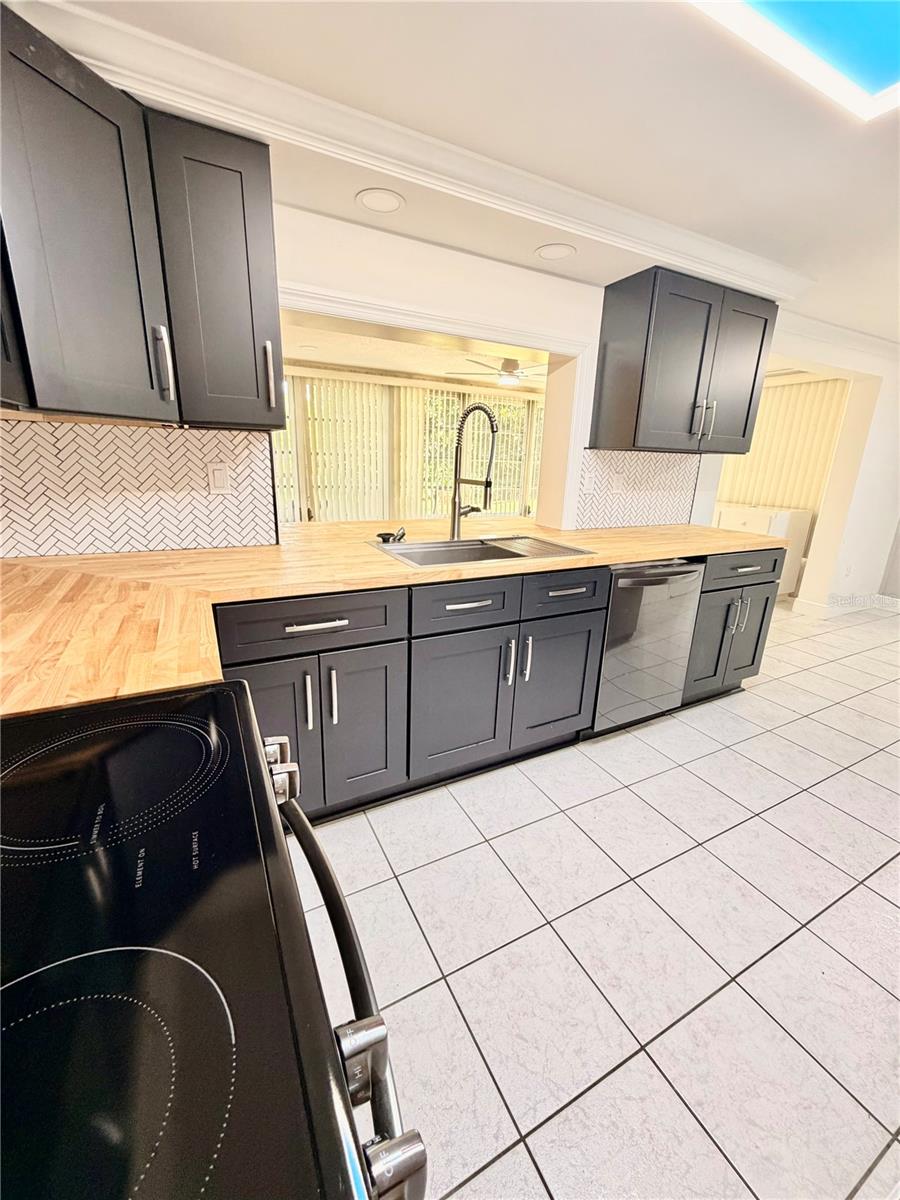 BEACON WOODS VILLAGE - Residential