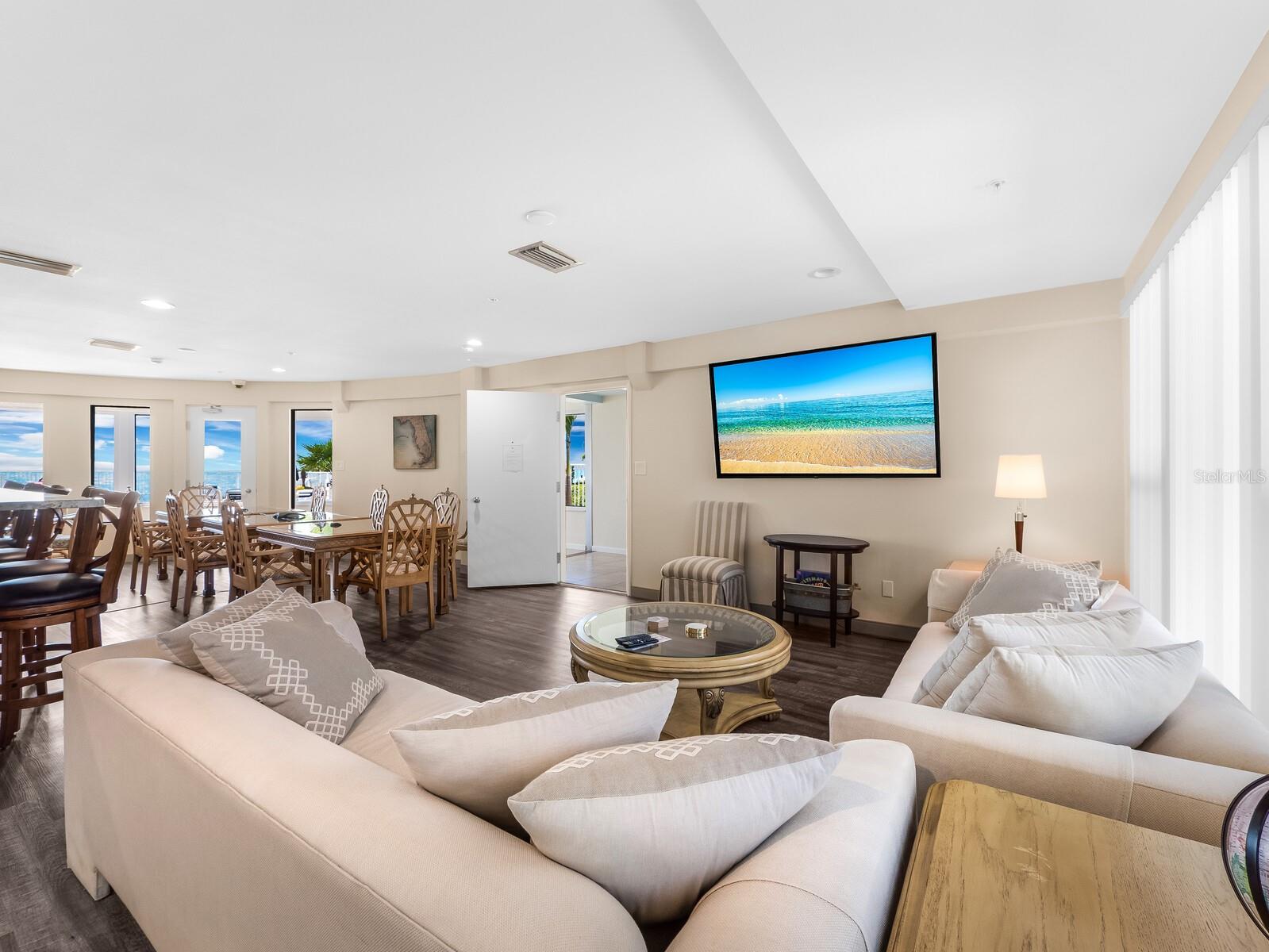 LONGBOAT KEY TOWERS - Residential
