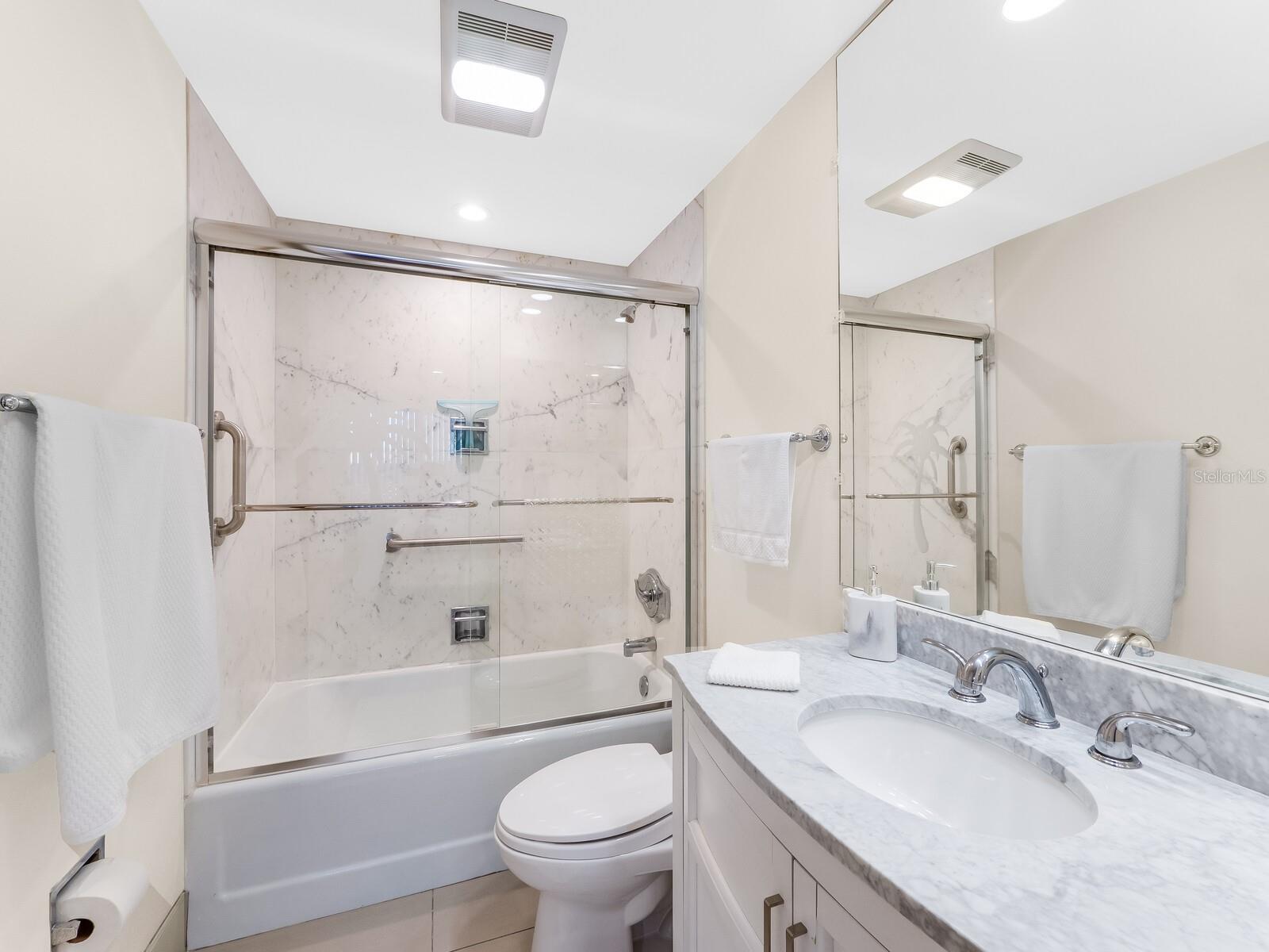 LONGBOAT KEY TOWERS - Residential