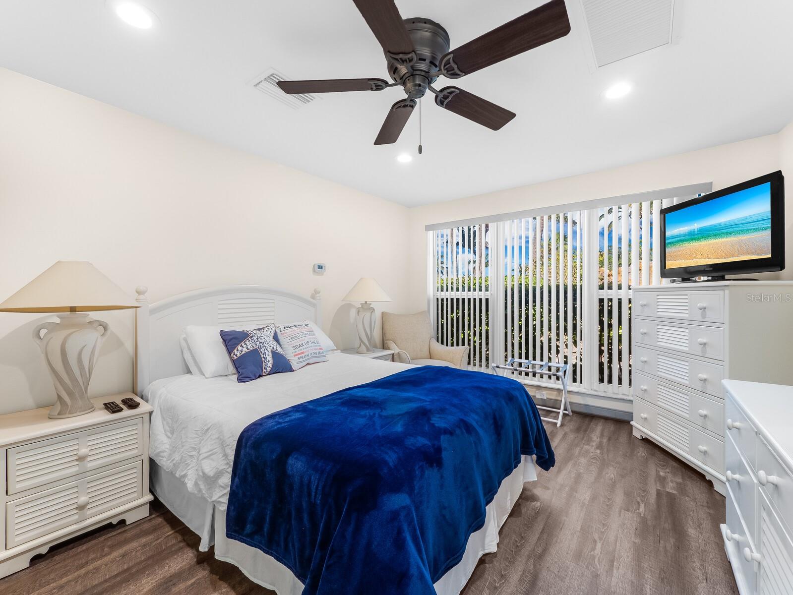 LONGBOAT KEY TOWERS - Residential