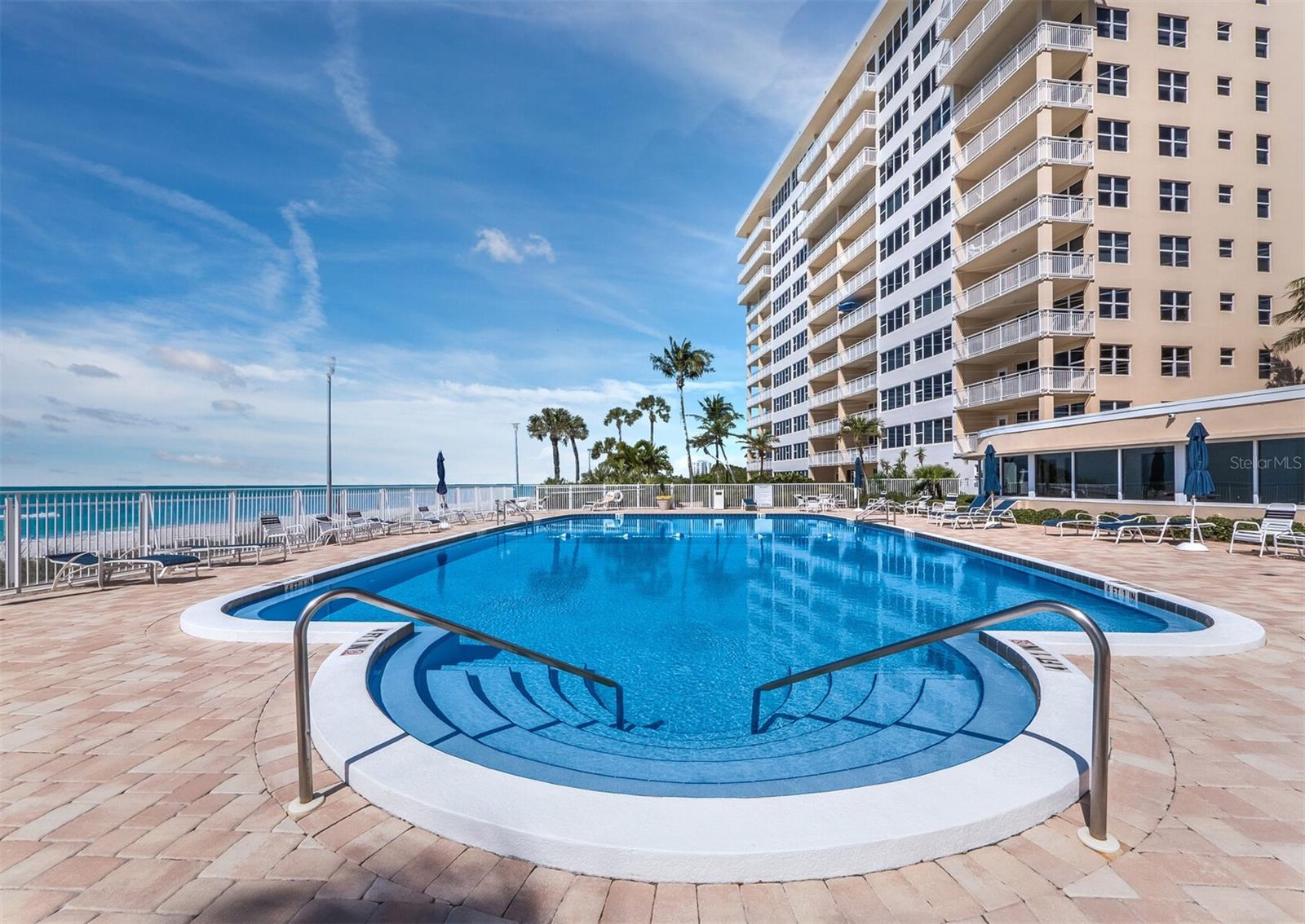 LONGBOAT KEY TOWERS - Residential