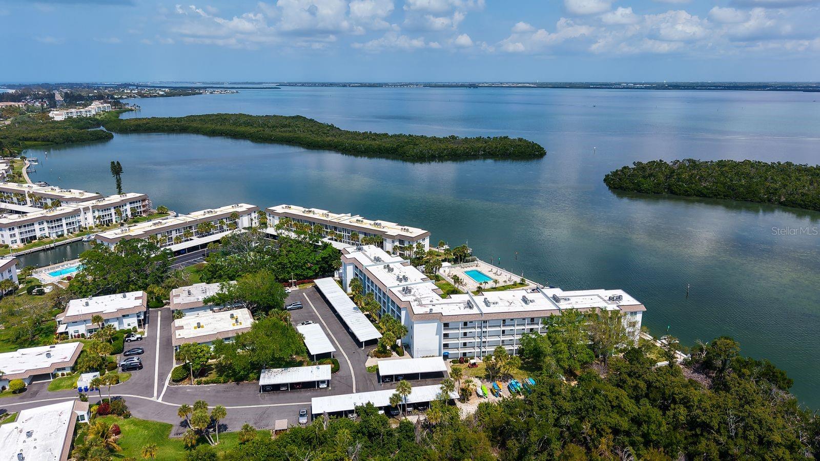SUTTON PLACE - Residential