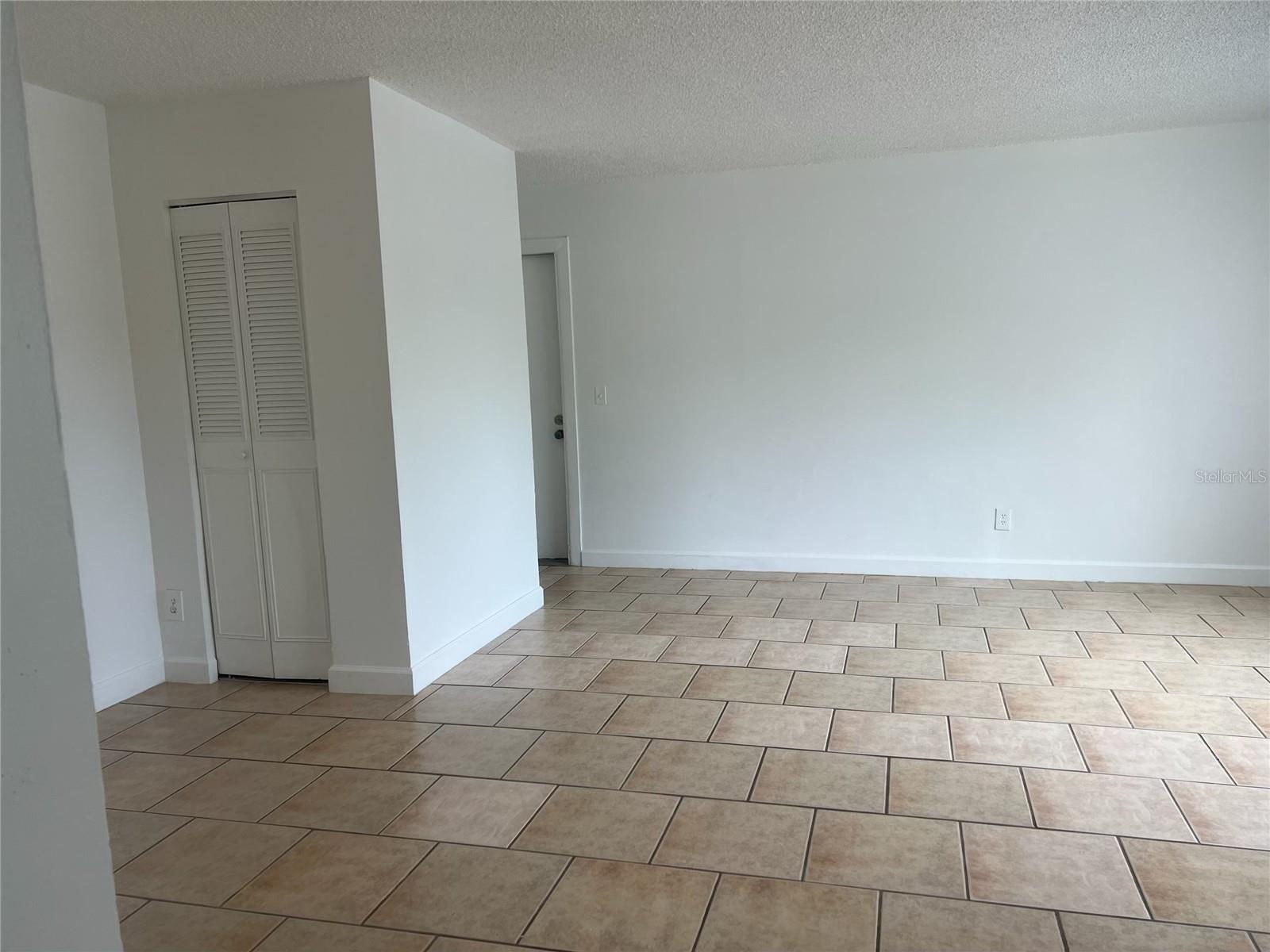 SUN-LIT SHORES SUB TRACT-B PT REP - Residential Lease