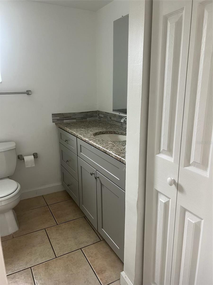 SUN-LIT SHORES SUB TRACT-B PT REP - Residential Lease