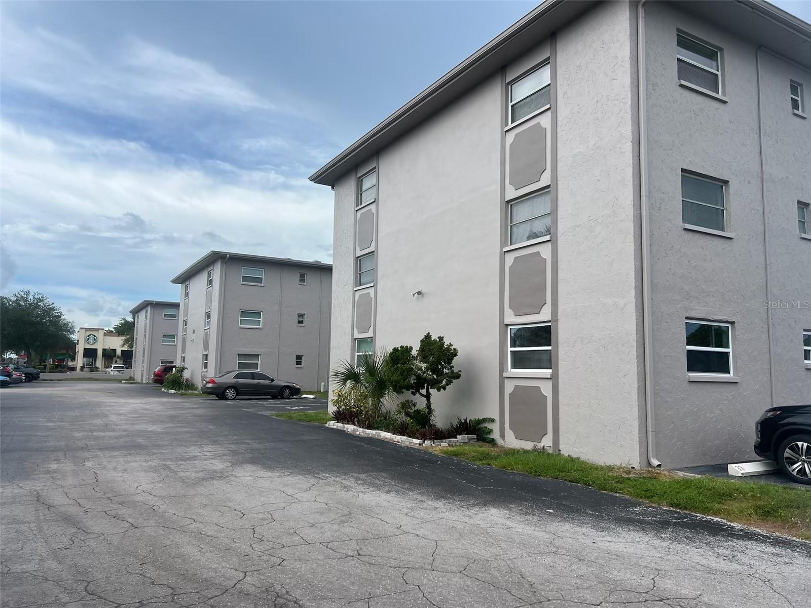 SUN-LIT SHORES SUB TRACT-B PT REP - Residential Lease