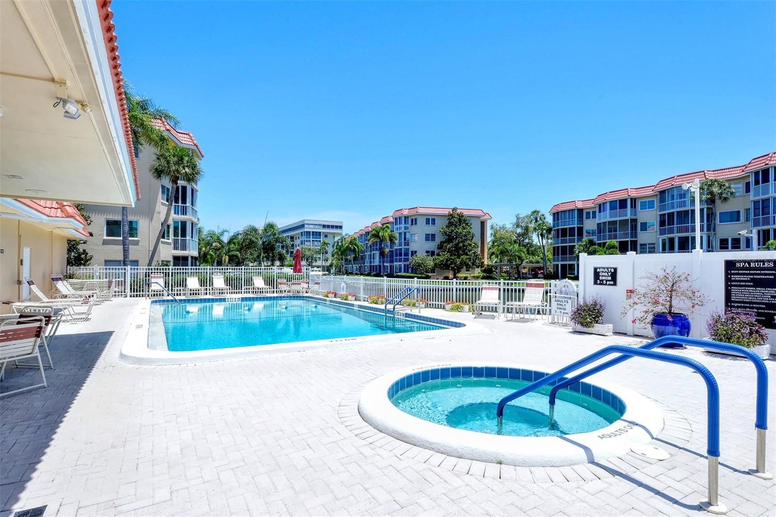 SIESTA HARBOR II - Residential
